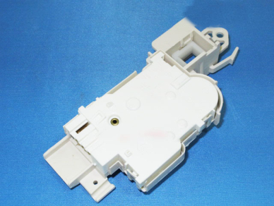 УСТРОЙСТВО БЛОКИРОВКИ ЛЮКА